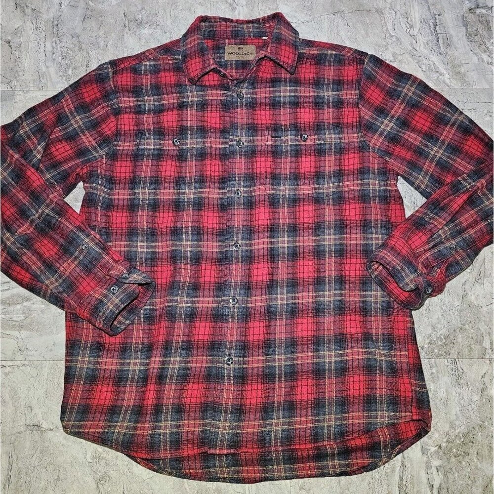 Vintage Woolrich Mens Flannel Button Up Shirt MEDIUM Red Plaid Long Sleeve Check